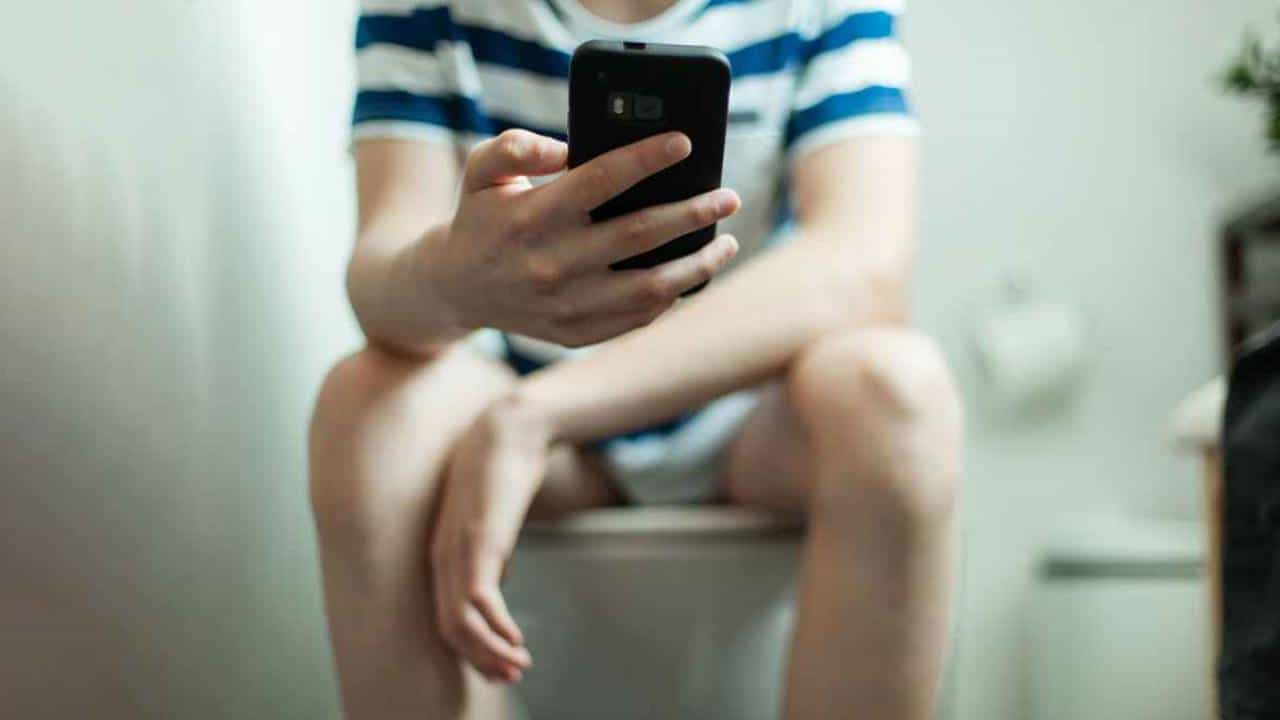 Mobile in Rectum: পায়ুদ্বারে ঢুকে রয়েছে মোবাইল! জেলের বন্দি এখন হাসপাতালে Mobile in Rectum: পায়ুদ্বারে ঢুকে রয়েছে মোবাইল! জেলের বন্দি এখন হাসপাতালে