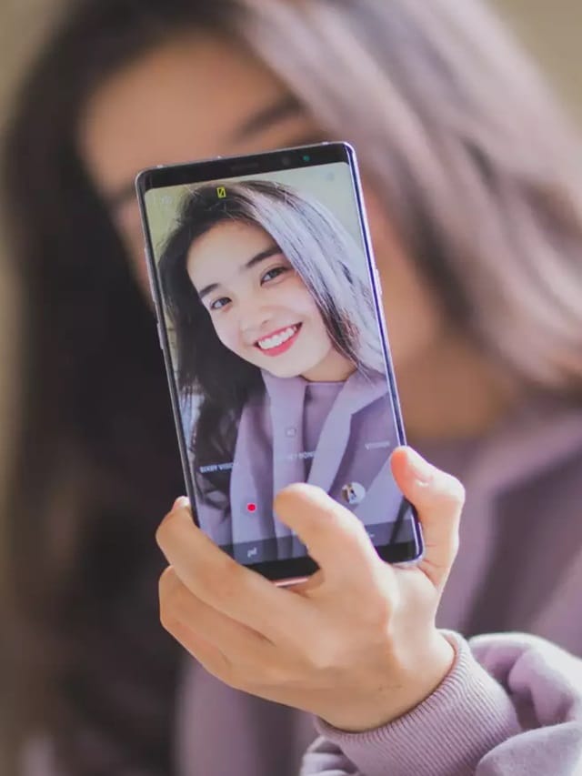 ক্যামেরা খুললেই ফোন হ্যাং করে?