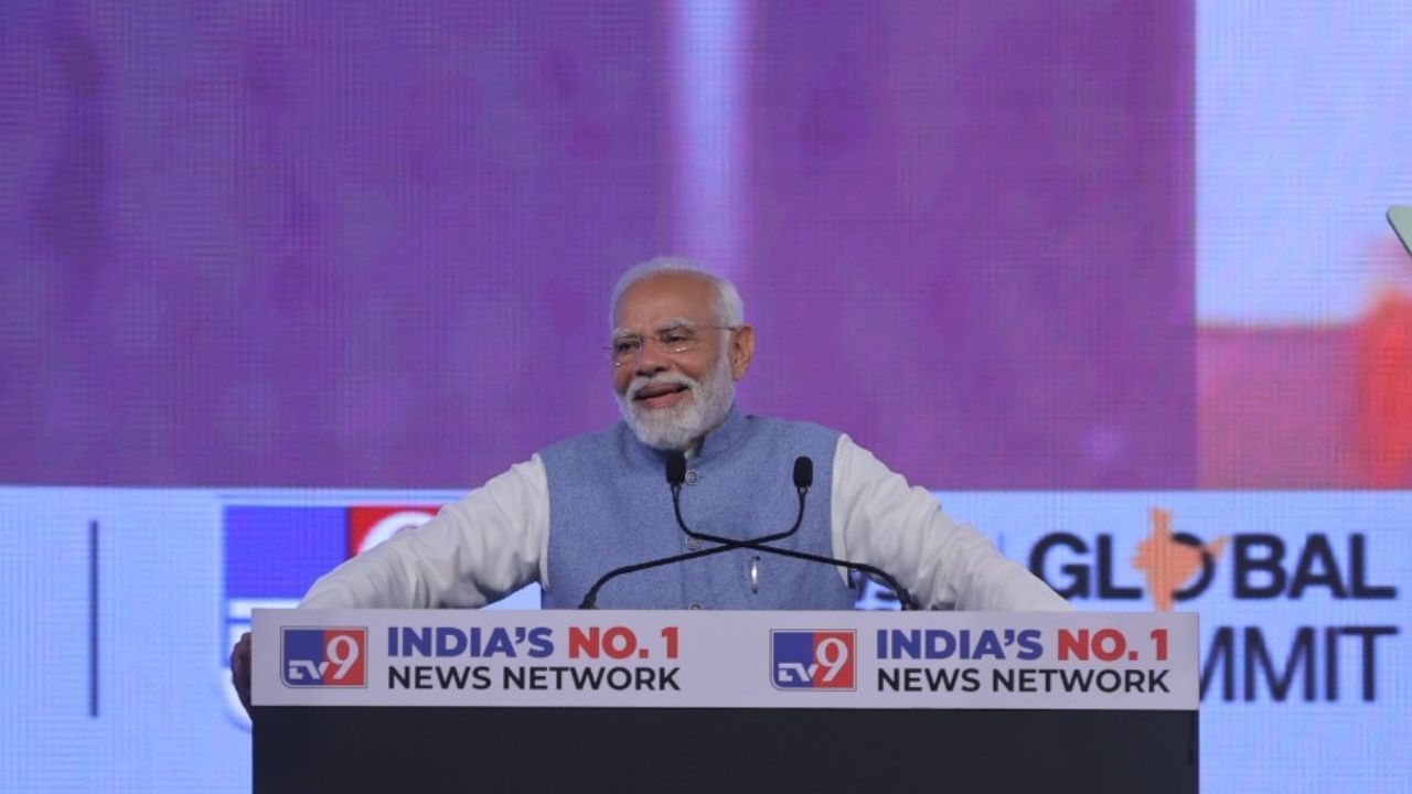 PM Narendra Modi: '১০ বছরে ২৫ কোটি মানুষকে দারিদ্রসীমার উপরে আনা হয়েছে', কীভাবে এই কাজ সম্ভব হল, বর্ণনা মোদীর মুখে