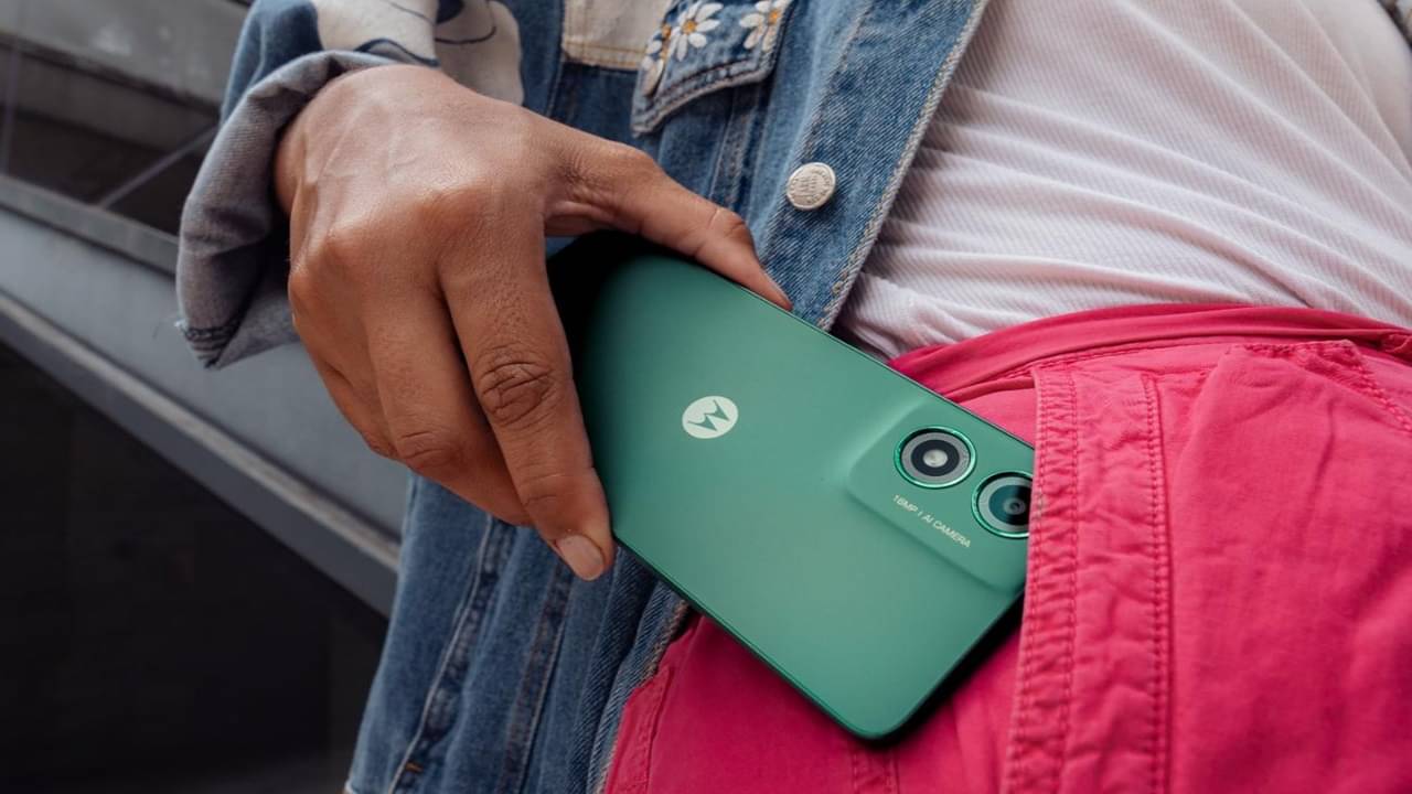 অ্যান্ড্রয়েড 14 ভার্সন দিয়ে সস্তার স্মার্টফোন নিয়ে এল Motorola, দাম কত?