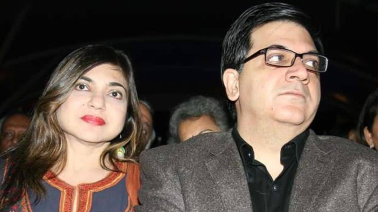 বিচ্ছেদ হয়নি, সম্পর্কও ভাল, তবু ২৮ বছর কেন স্বামীর থেকে দূরে অলকা?