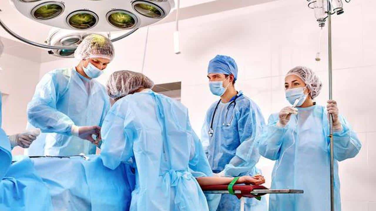 Bizarre Incident: শরীরে জিঙ্কের পরিমাণ বাড়াতে এ কী করলেন যুবক! মাথায় হাত চিকিৎসকদের Bizarre Incident: শরীরে জিঙ্কের পরিমাণ বাড়াতে এ কী করলেন যুবক! মাথায় হাত চিকিৎসকদের