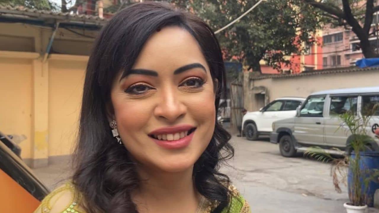 আমি রক্তচোষা পিশাচ, টালিগঞ্জের শুটিং ফ্লোরে দাঁড়িয়ে কেন নিজের সম্পর্কে এমন মন্তব্য রিমঝিমের?