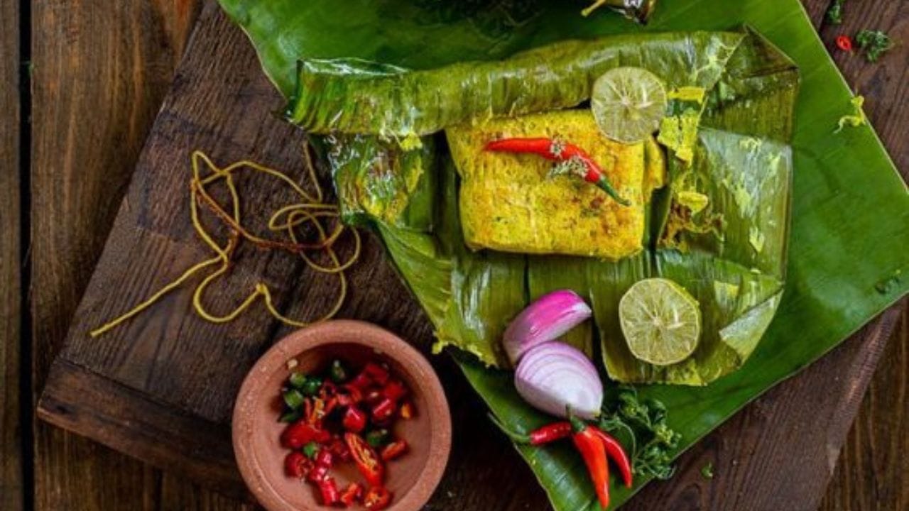 Patiri Roti ভেটকি নয়, রুই দিয়েই পান পাতুরির স্বাদ - Bengali News | Check out the ...