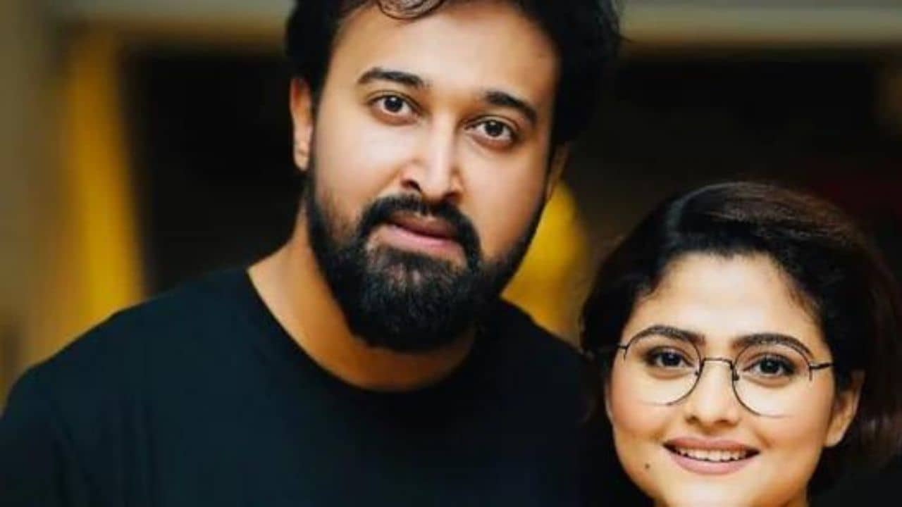 মাত্র ৪ মাস বয়স থেকে অভিনয় শুরু, চিনে নিন রামপ্রসাদ সব্যসাচী চৌধুরীর অনস্ক্রিন কন্যাকে