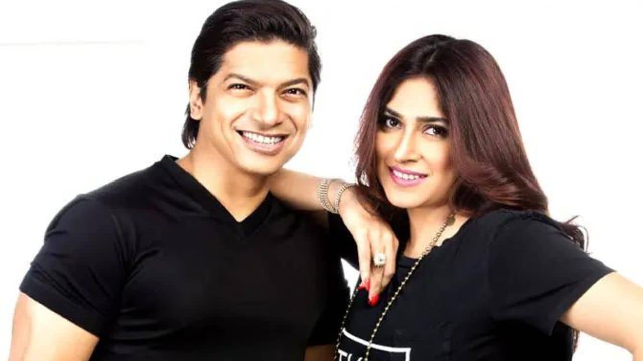 সরল শান, বোঝেন না ছবি তোলার সময় স্ত্রীর কাঁধে হাত দিতে হয়! বললেন কে?