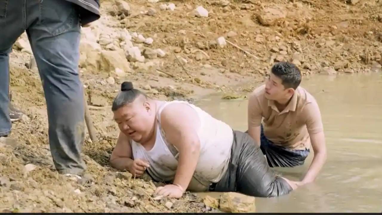 Temjen Imna Along: পুকুরের কাদায় আটকে নাজেহাল, নাগাল্যান্ডের মন্ত্রীকে নিয়ে হাসির রোল নেটদুনিয়ায় Temjen Imna Along: পুকুরের কাদায় আটকে নাজেহাল, নাগাল্যান্ডের মন্ত্রীকে নিয়ে হাসির রোল নেটদুনিয়ায়