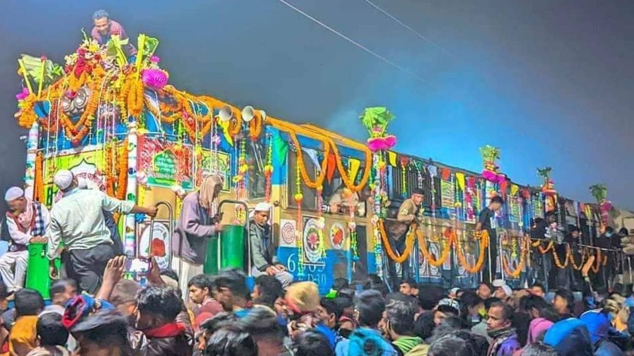 বাংলাদেশিদের নিয়ে মেদিনীপুরে এল বিশেষ ট্রেন, কেন জানেন?