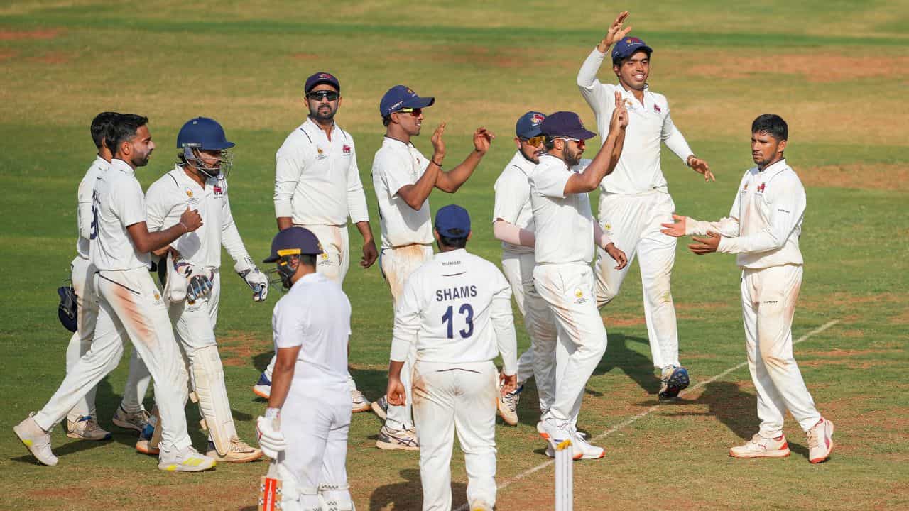 Ranji Trophy Final 2024: ৪২এ পা, বিদর্ভকে উড়িয়ে রঞ্জি চ্যাম্পিয়ন রাহানের মুম্বই Ranji Trophy Final 2024: ৪২এ পা, বিদর্ভকে উড়িয়ে রঞ্জি চ্যাম্পিয়ন রাহানের মুম্বই