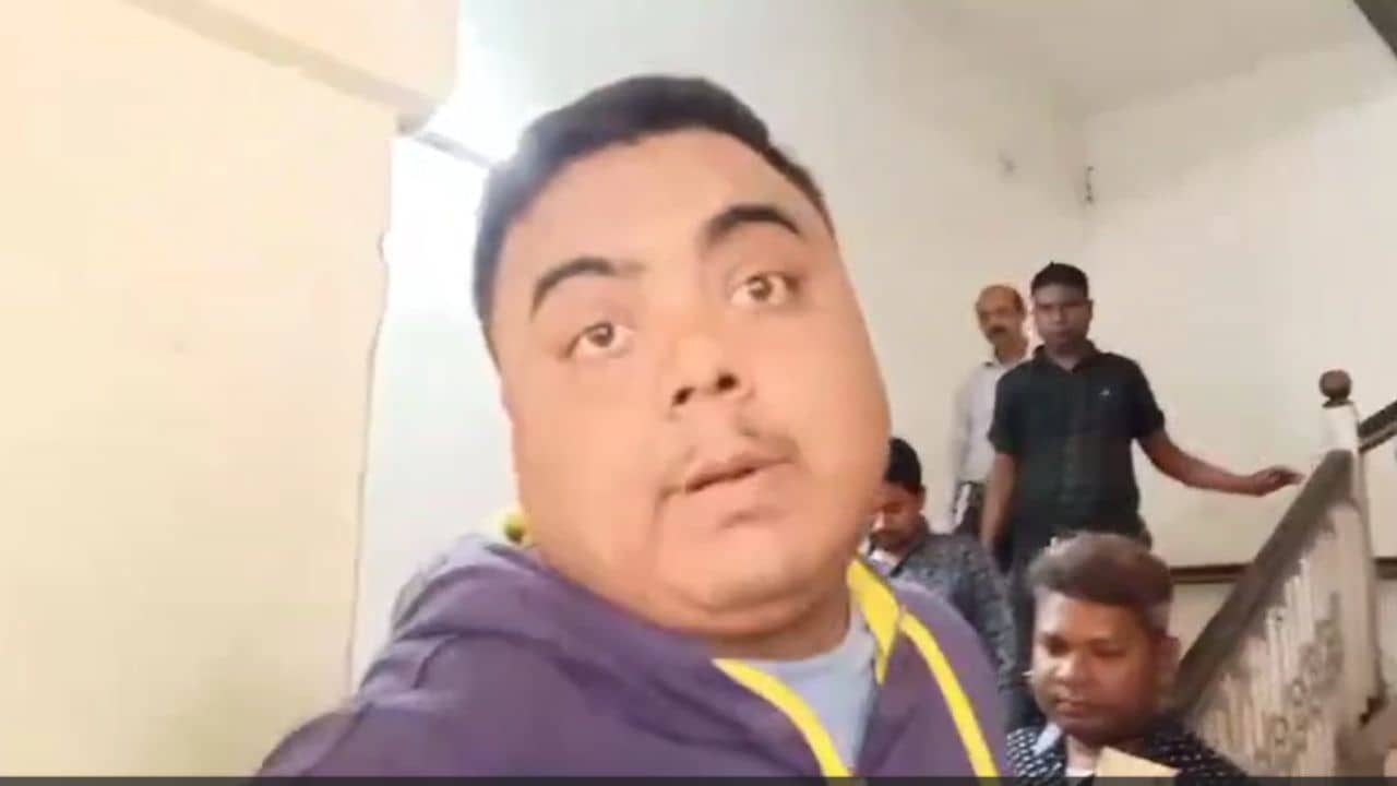 Alipurduar: নির্বাচনে গুলি চালনায় অভিযুক্ত তৃণমূল নেতার আত্মসমর্পণ