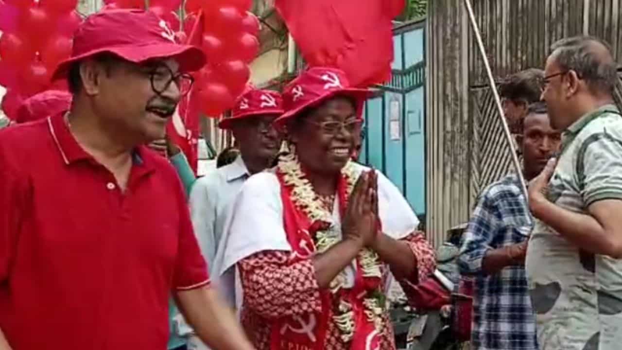 Asansol Lok Sabha: মাঠেঘাটে চষে বেড়াচ্ছেন CPM-এর জাহানারা, শত্রুঘ্ন নেই কেন, জানাল তৃণমূল Asansol Lok Sabha: মাঠেঘাটে চষে বেড়াচ্ছেন CPM-এর জাহানারা, শত্রুঘ্ন নেই কেন, জানাল তৃণমূল