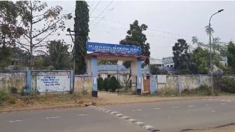 Bankura news: আচমকা হস্টেলের ছাদ থেকে পড়ে গেলেন ছাত্রী, তারপর...