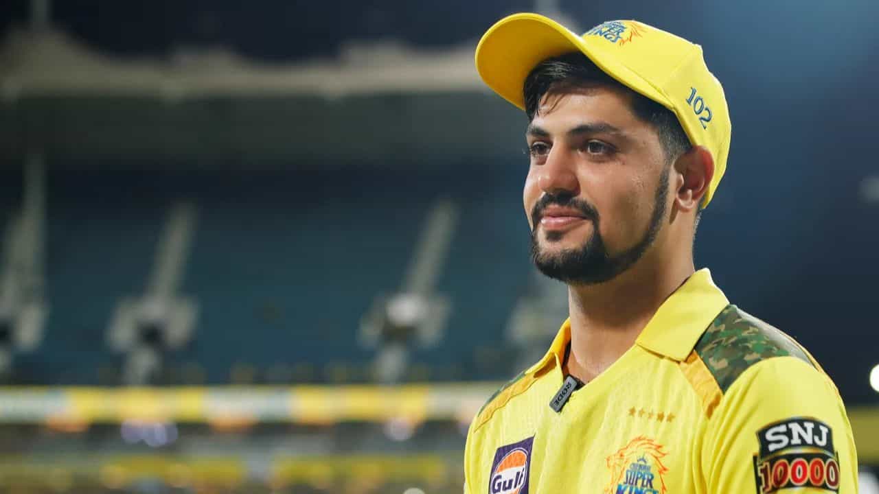 MS Dhoni: প্রাইস ট্যাগের কথা ভুলেও ভেবো না... তরুণ সতীর্থকে সতর্কবার্তা ধোনির MS Dhoni: প্রাইস ট্যাগের কথা ভুলেও ভেবো না... তরুণ সতীর্থকে সতর্কবার্তা ধোনির