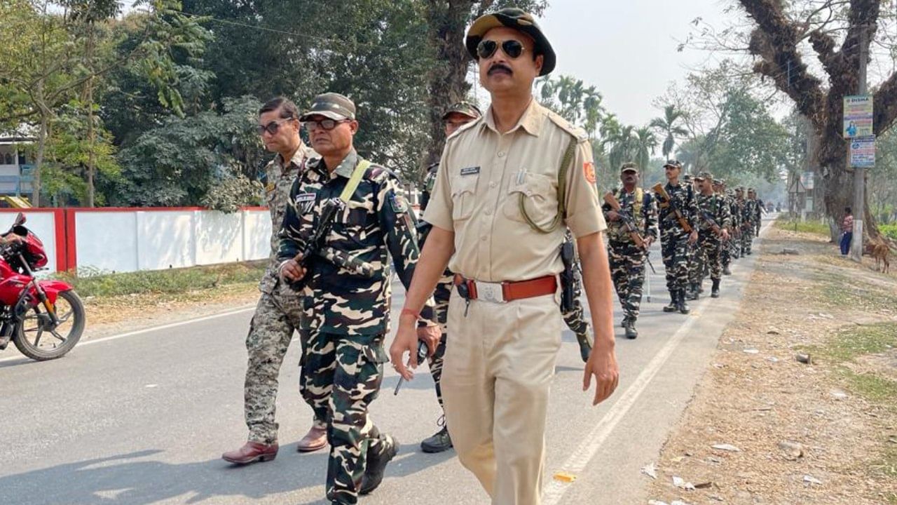 Central Force: রাত থেকেই চলছিল পরিকল্পনা, সকাল থেকেই দিকে দিকে ভারী বুটের আওয়াজ