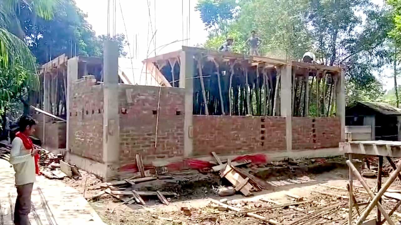 Paschim Medinipur: আদালতের নিষেধাজ্ঞা উড়িয়ে জোর করে জায়গা দখলের অভিযোগ, জোর যার মুলুক তার? TMC নেতার বিরুদ্ধে সুর চড়াচ্ছে প্রতিবেশী