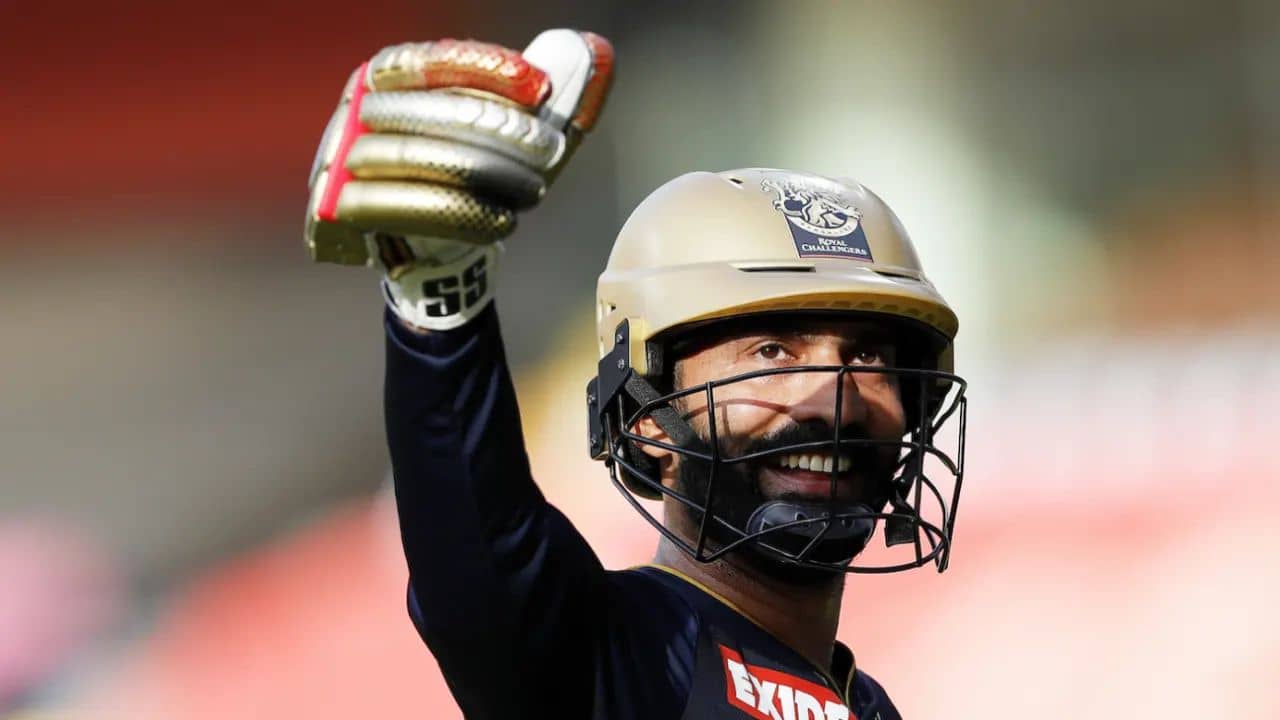 Dinesh Karthik Retirement: IPL এর আগে চাপে কোহলির RCB, অবসরের পথে ডিকে