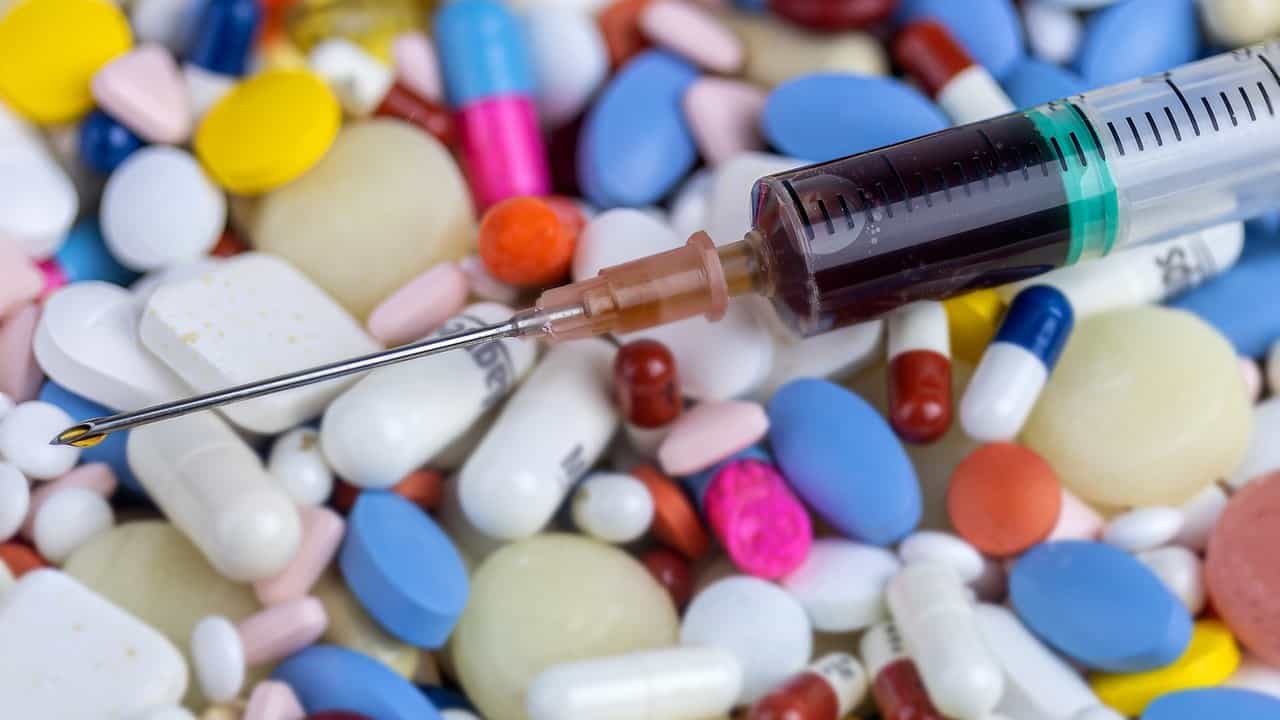 Medicines price hike: পেইনকিলার থেকে প্যারাসিটামল-অ্যান্টিবায়োটিক, দাম বাড়ছে ৮০০-র বেশি ওষুধের Medicines price hike: পেইনকিলার থেকে প্যারাসিটামল-অ্যান্টিবায়োটিক, দাম বাড়ছে ৮০০-র বেশি ওষুধের