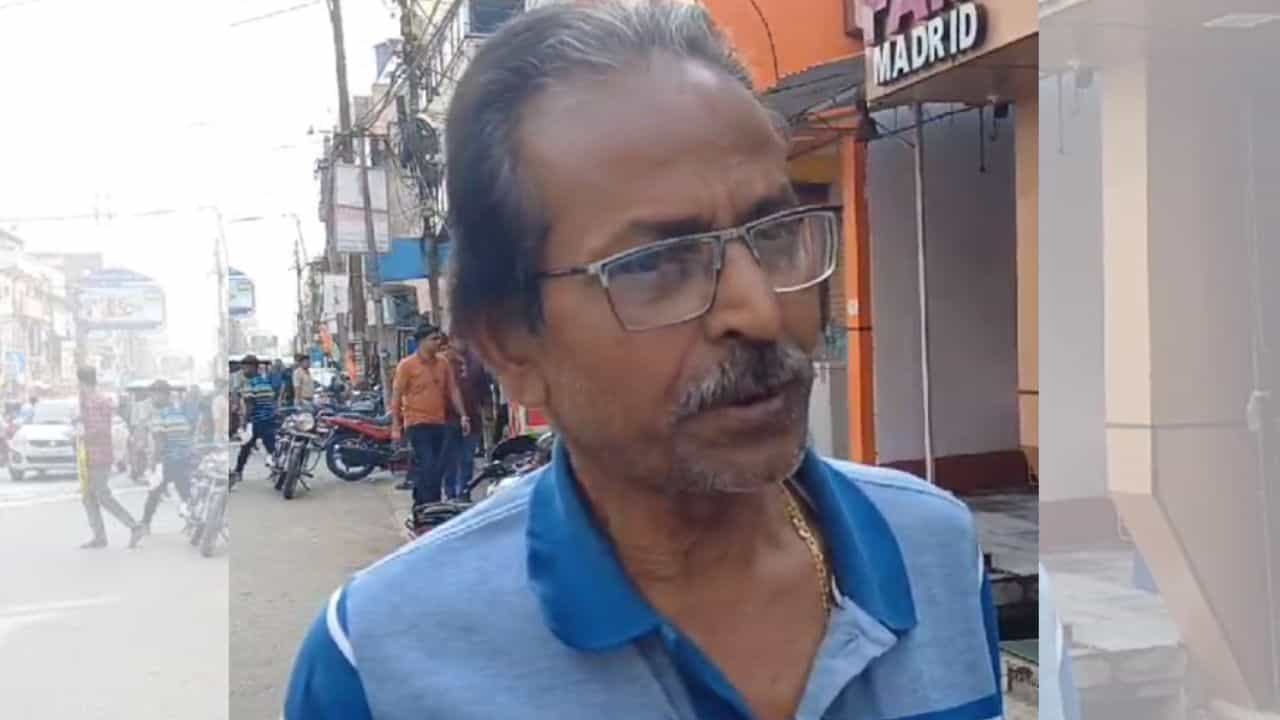 Durgapur: রাস্তায় দশ বিশ টাকার নোট ছড়িয়ে প্রায় ২ লক্ষ টাকা লুঠ, ৪৮ ঘণ্টার মধ্যেই 'কেস ক্লোজ' Durgapur: রাস্তায় দশ বিশ টাকার নোট ছড়িয়ে প্রায় ২ লক্ষ টাকা লুঠ, ৪৮ ঘণ্টার মধ্যেই 'কেস ক্লোজ'