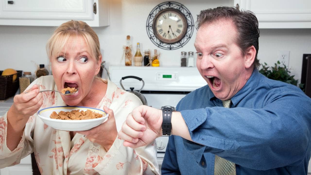 Good Eating Habit: নাকেমুখে গুঁজে খাবার খেলে মাশুল গুনতে হবে প্রতি পদে!