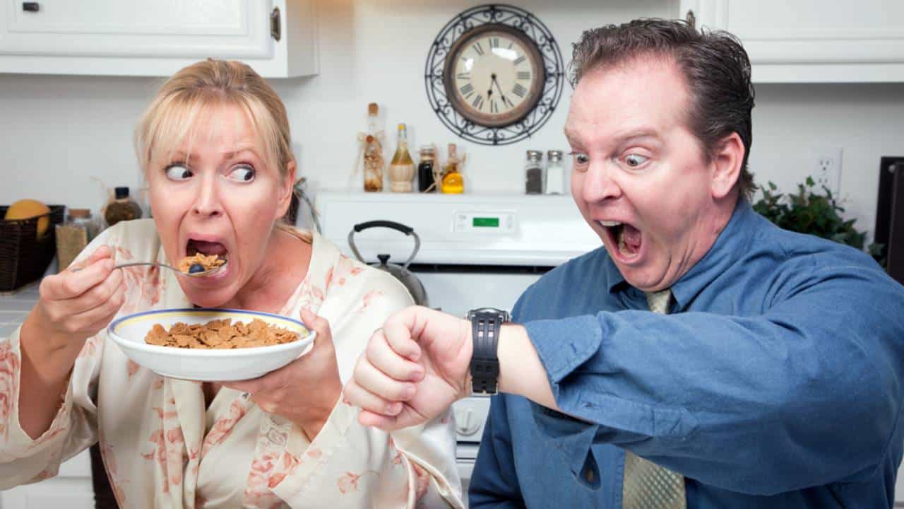 Good Eating Habit: নাকেমুখে গুঁজে খাবার খেলে মাশুল গুনতে হবে প্রতি পদে! Good Eating Habit: নাকেমুখে গুঁজে খাবার খেলে মাশুল গুনতে হবে প্রতি পদে!