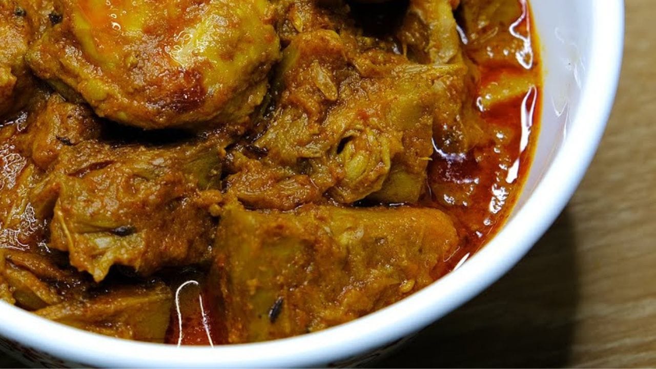 এই পদ বানাতে লাগবে এঁচোড়, চিকেন, পেঁয়াজ, টমেটো, আদা, রসুন, কাঁচালঙ্কা,টকদই, ধনে গুঁড়ো, লঙ্কার গুঁড়ো। (ছবি:Pinterest)