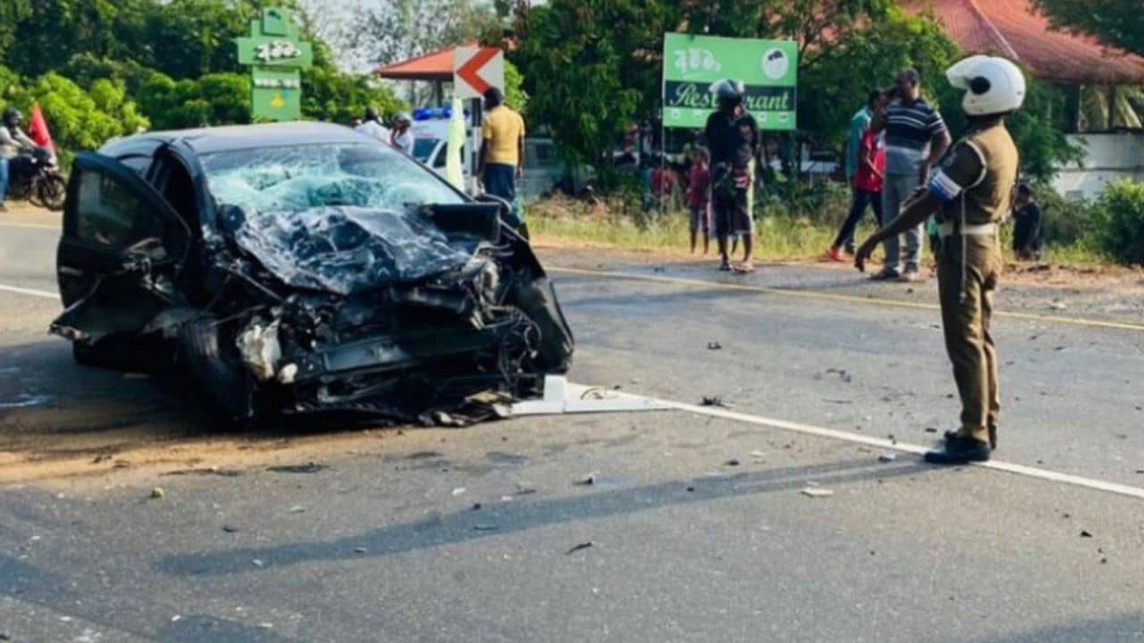 Sri Lanka Cricket: গুরুতর গাড়ি দুর্ঘটনা, হাসপাতালে শ্রীলঙ্কার প্রাক্তন অধিনায়ক