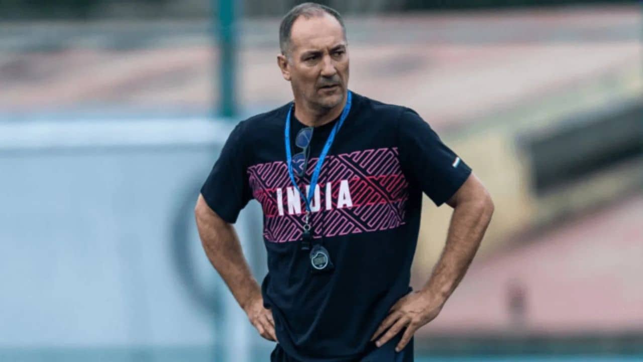 Indian Football Controversy: টিম জেতে না, তাও এত মাইনে? সুনীলদের হেডস্যারের কাছে জবাব চাইল সরকার!