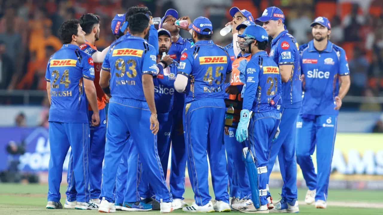 IPL 2024: মুম্বই ভেঙে চুরমার, 'রোহিত টিম' বনাম 'হার্দিক টিম' ঝামেলা প্রকাশ্যে! IPL 2024: মুম্বই ভেঙে চুরমার, 'রোহিত টিম' বনাম 'হার্দিক টিম' ঝামেলা প্রকাশ্যে!