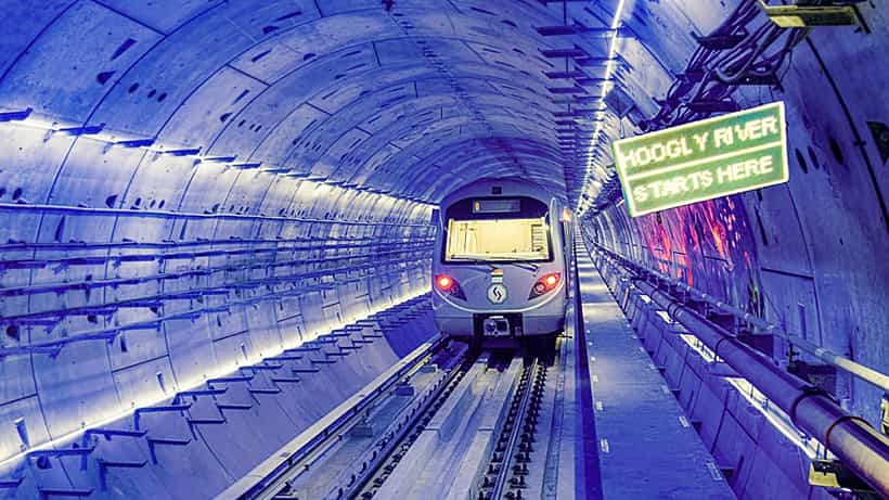 Underwater Metro: গঙ্গার নীচের মেট্রোয় প্রথম দিনেই এত্ত ভিড়! কত যাত্রী হল ঐতিহাসিক সফরে