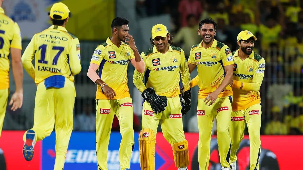 CSK, IPL 2024: CSK তারকাদের চুলের ছাঁট ঠিক যেন তেলের বিজ্ঞাপনের মতো, ছবি না দেখলেই মিস...