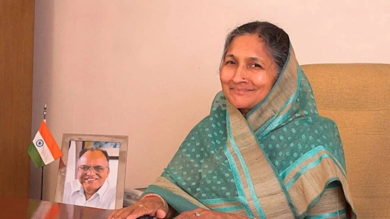 Richest Business Woman: কংগ্রেস ছেড়ে বিজেপিতে গেলেন দেশের সবচেয়ে ধনী মহিলা ব্যবসায়ী, মোট কত সম্পত্তি জানেন