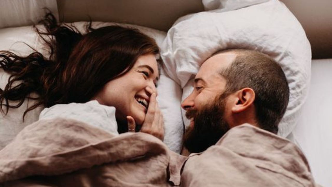 প্রেম কিংবা দাম্পত্য,যৌনজীবনের উপর কিছু হলেও নির্ভর করে সম্পর্কের সমীকরণ। তাই স্বাস্থ্যকর যৌনজীবন ভীষণভাবে প্রয়োজন।(ছবি:Pinterest) 