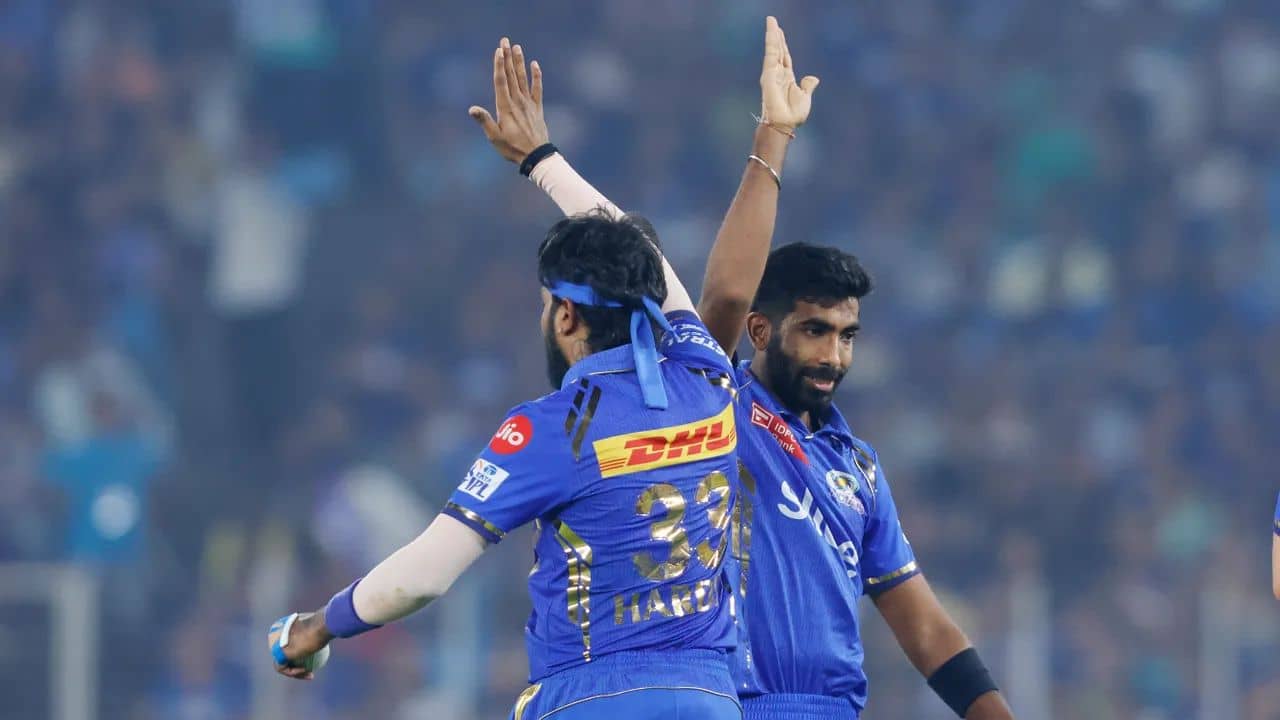 Jasprit Bumrah: সতরা পে খতরা! বুমরার স্পেলে প্রবল চাপে টাইটান্স