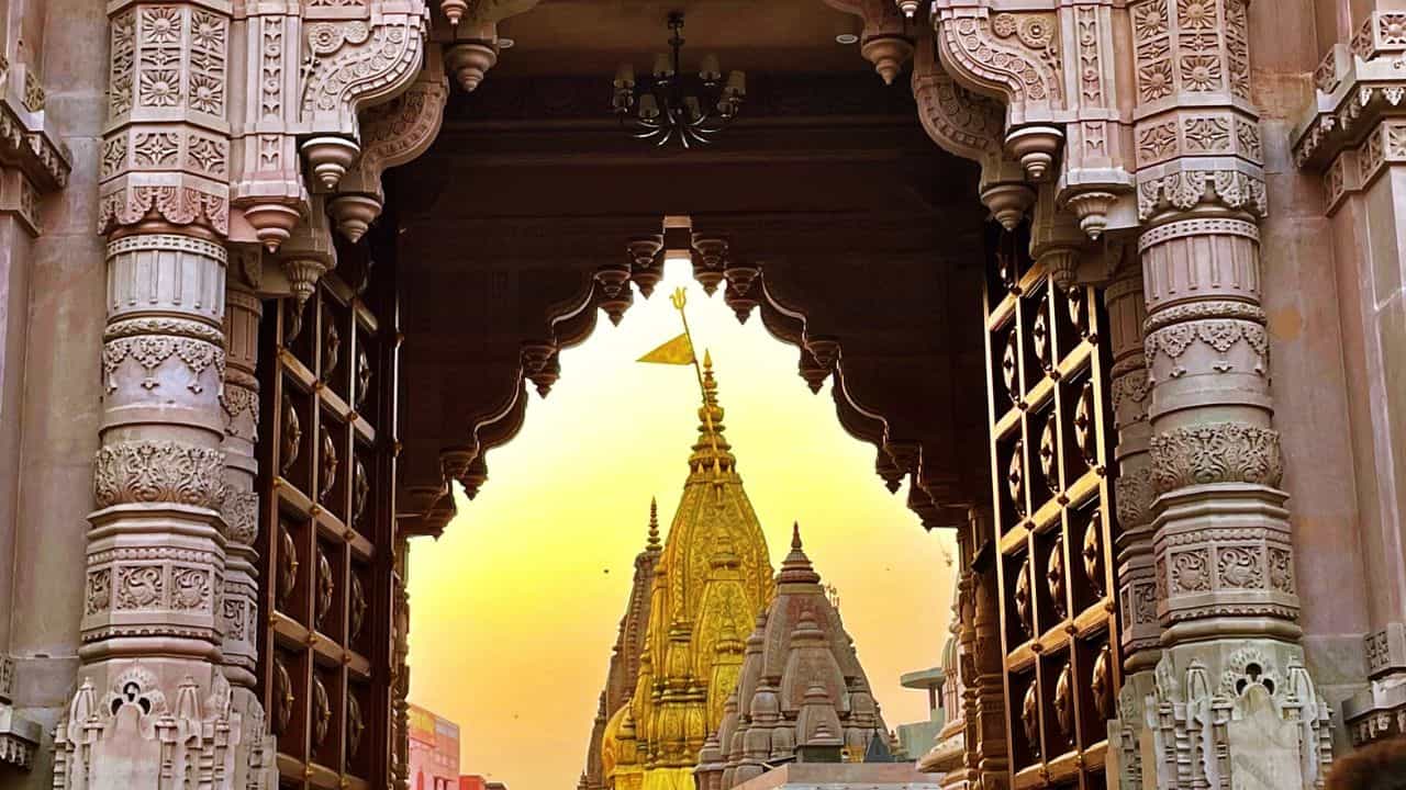 Kashi Vishwanath Temple: সামনেই মহাশিবরাত্রি, এবার ঘরে বসেই হাতে পাবেন কাশী বিশ্বনাথের প্রসাদ! কীভাবে? Kashi Vishwanath Temple: সামনেই মহাশিবরাত্রি, এবার ঘরে বসেই হাতে পাবেন কাশী বিশ্বনাথের প্রসাদ! কীভাবে?