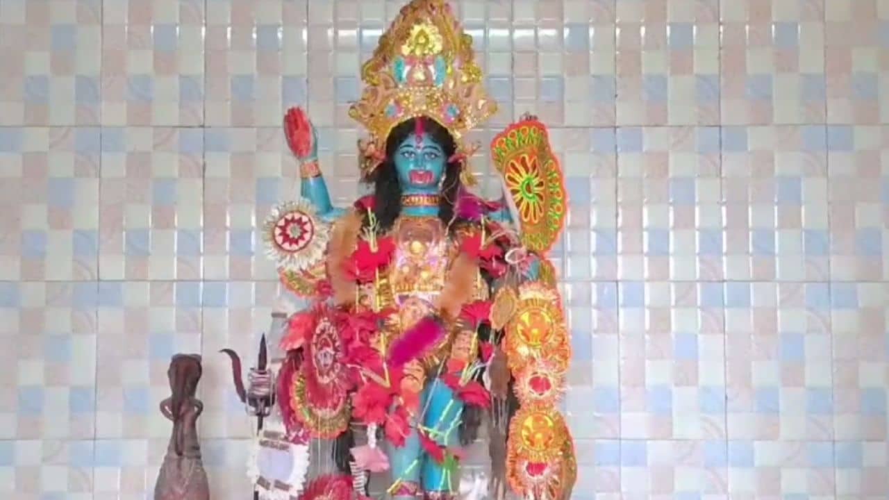 Bankura: মন্দিরে ঢুকে থালা-বাটি চুরি, বাদ গেল না বিগ্রহের গহনাও