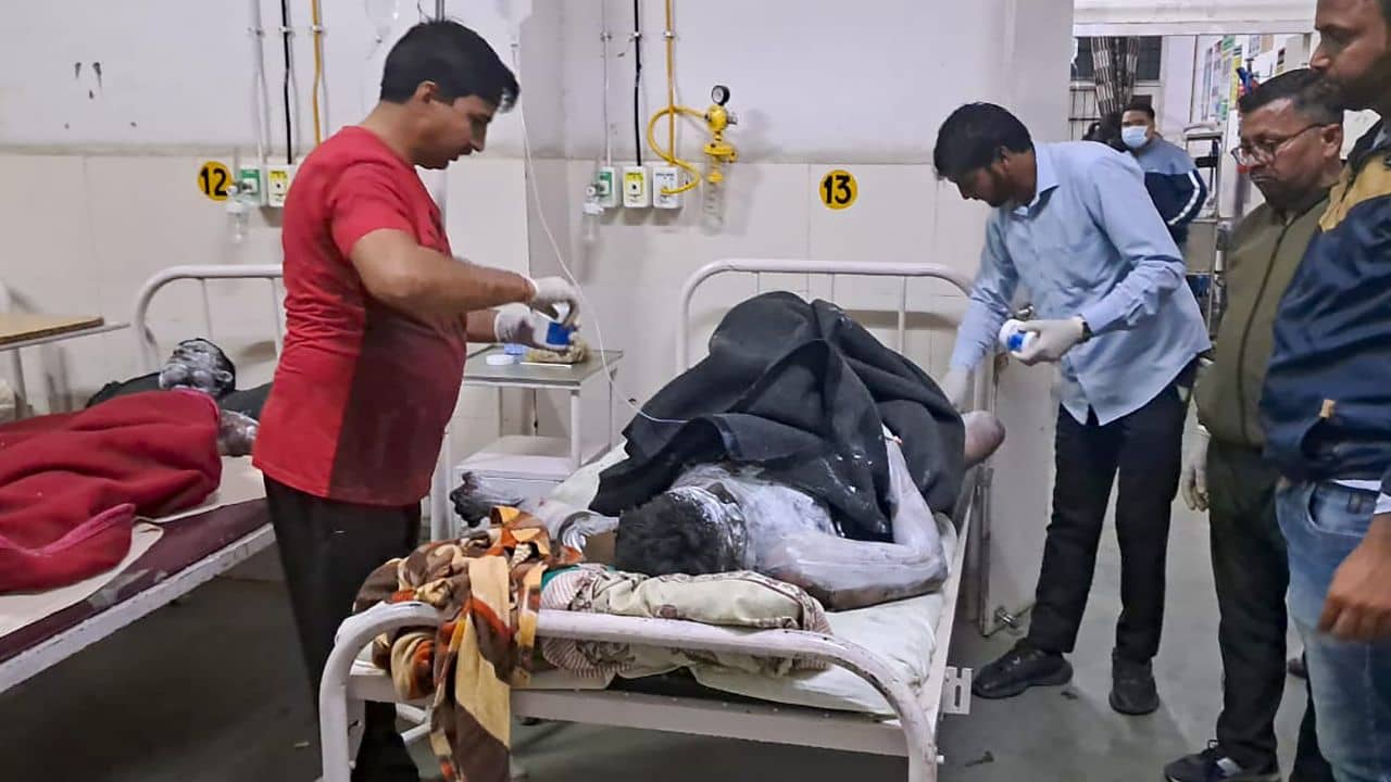 Boiler Blast: সবে বিকেলের শিফটে ঢুকেছিল, হঠাৎ বয়লারে বিস্ফোরণ, দেহের ৭০ শতাংশই ঝলসে গেল ৪০ শ্রমিকের