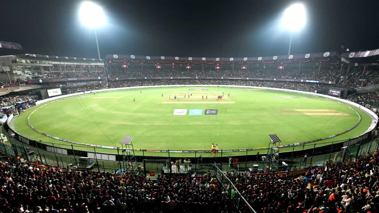 চিন্নাস্বামীতে হবে না IPL? ভয়ঙ্কর সঙ্কটের কারণে বাতিল হতে পারে ম্যাচ চিন্নাস্বামীতে হবে না IPL? ভয়ঙ্কর সঙ্কটের কারণে বাতিল হতে পারে ম্যাচ