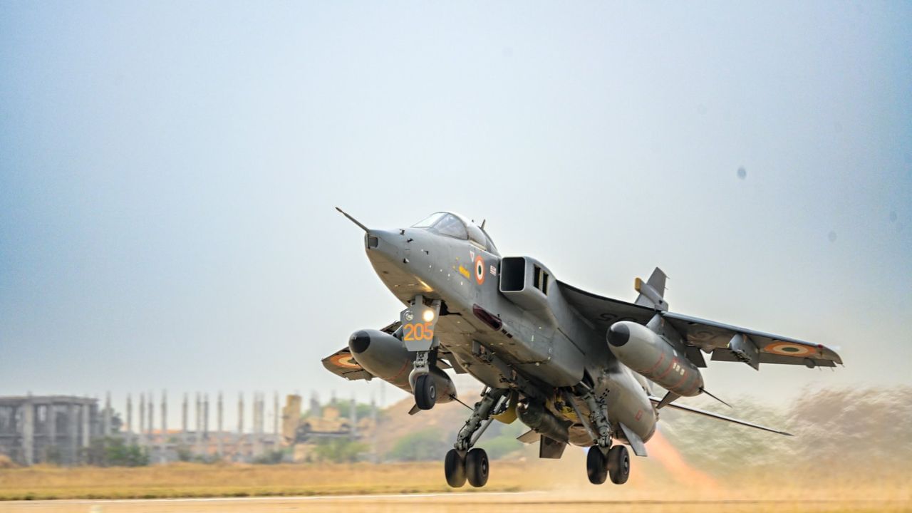 Indian Air Force: এসে গেল বায়ুসেনার গগণশক্তি! থরথর করে কাঁপছে পাকিস্তান-চিন