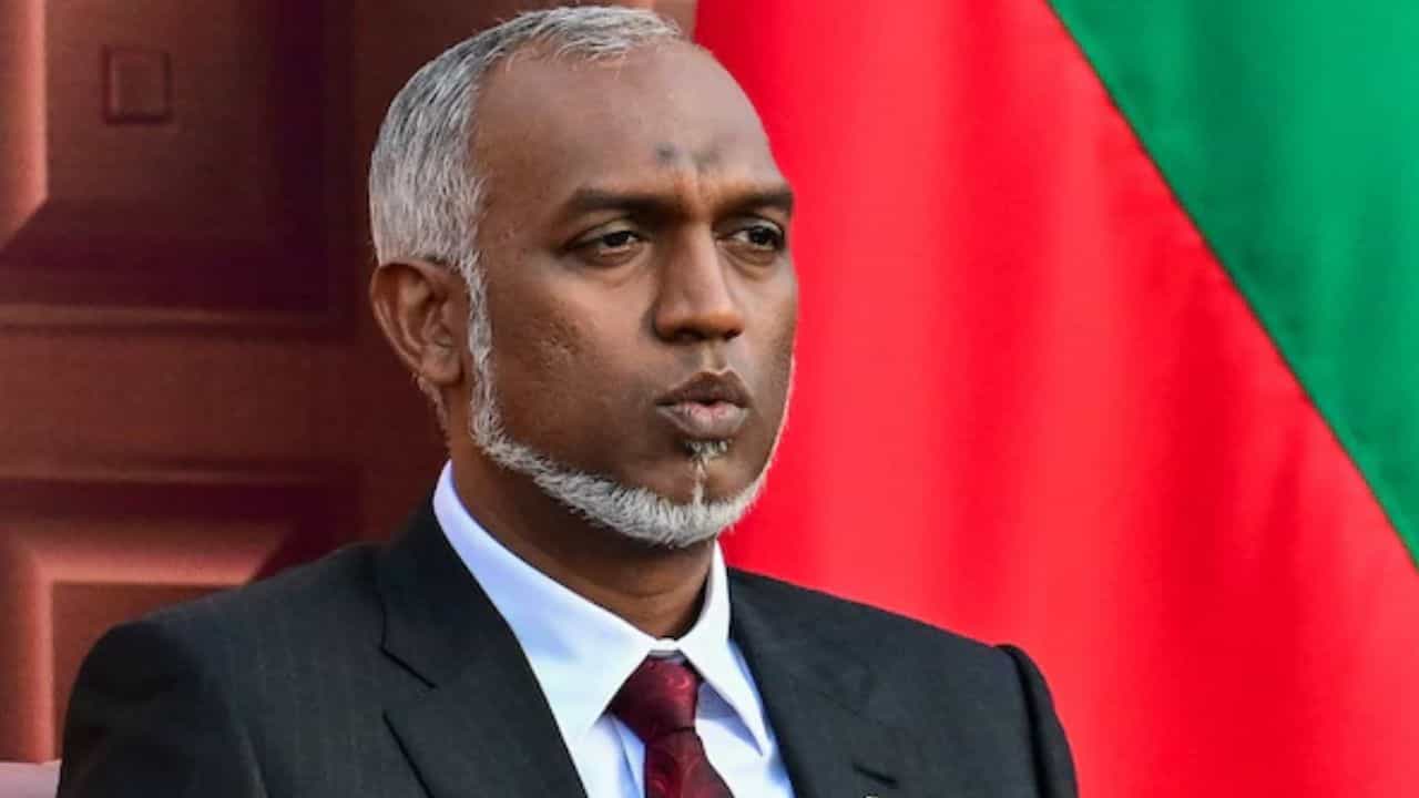 Maldives-India: ভারতের কাছে ৩০০০ কোটির দেনায় ডুবে মলদ্বীপ, এবার কী বলছেন মুইজ্জু? Maldives-India: ভারতের কাছে ৩০০০ কোটির দেনায় ডুবে মলদ্বীপ, এবার কী বলছেন মুইজ্জু?