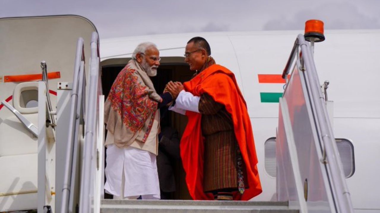 PM Narendra Modi: 'এটাই মোদীজির গ্যারান্টি...', নমোর ক্যারিশ্মায় মজেছেন ভুটানের প্রধানমন্ত্রীও