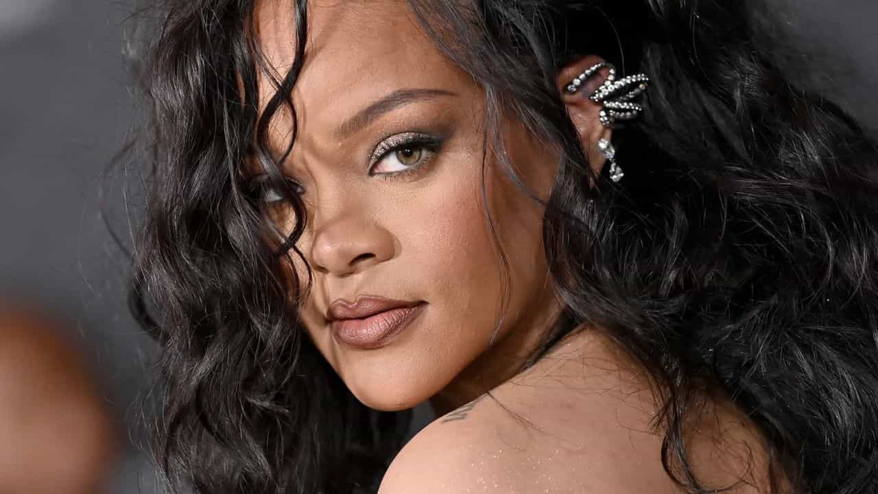 Rihanna: অম্বানীর ছেলের বিয়েতে রিহানা যে টাকা নিচ্ছেন, তাতে কিনে ফেলতে পারবেন আস্ত বিমান! Rihanna: অম্বানীর ছেলের বিয়েতে রিহানা যে টাকা নিচ্ছেন, তাতে কিনে ফেলতে পারবেন আস্ত বিমান!
