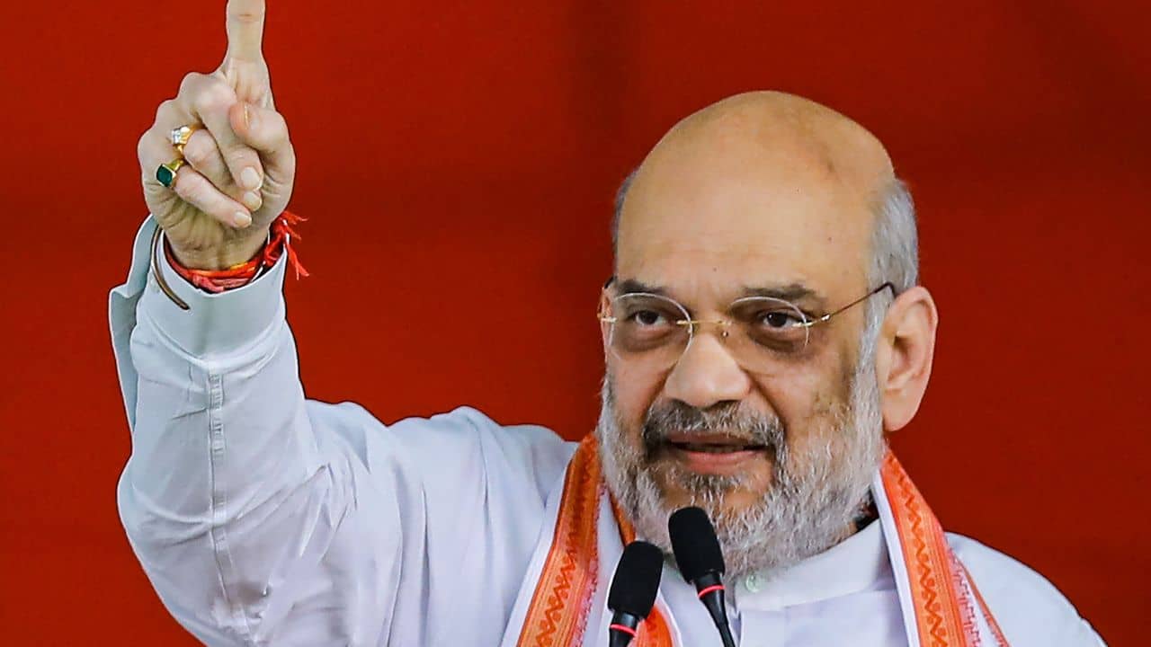 Amit Shah: TMC ১৬০০ কোটি পেয়েছে, কংগ্রেস ১৪০০ কোটি, নির্বাচনী বন্ড নিয়ে বিরোধীদের মুখ বন্ধ করালেন শাহ