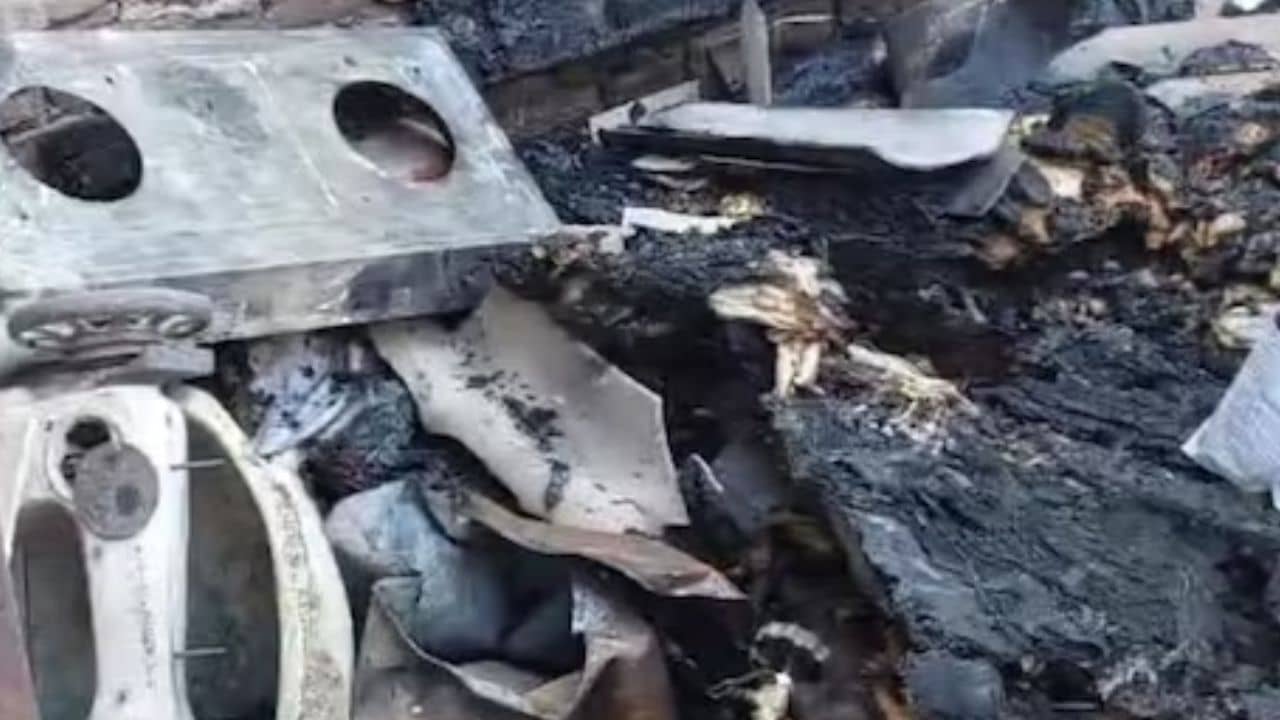 Cylinder Blast: ছিন্নভিন্ন মাথা-ধড়, রান্নাঘরের দেওয়ালে শুধুই মা ও তিন সন্তানের রক্তের দাগ, সাতসকালেই বীভৎস দৃশ্য