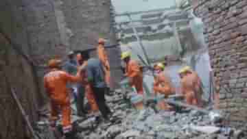 Building Collapsed: গার্ডেনরিচের আতঙ্কের পুনরাবৃত্তি, মাঝরাতে ভেঙে পড়ল দোতলা বাড়ি, চাপা পড়ে মৃত ২