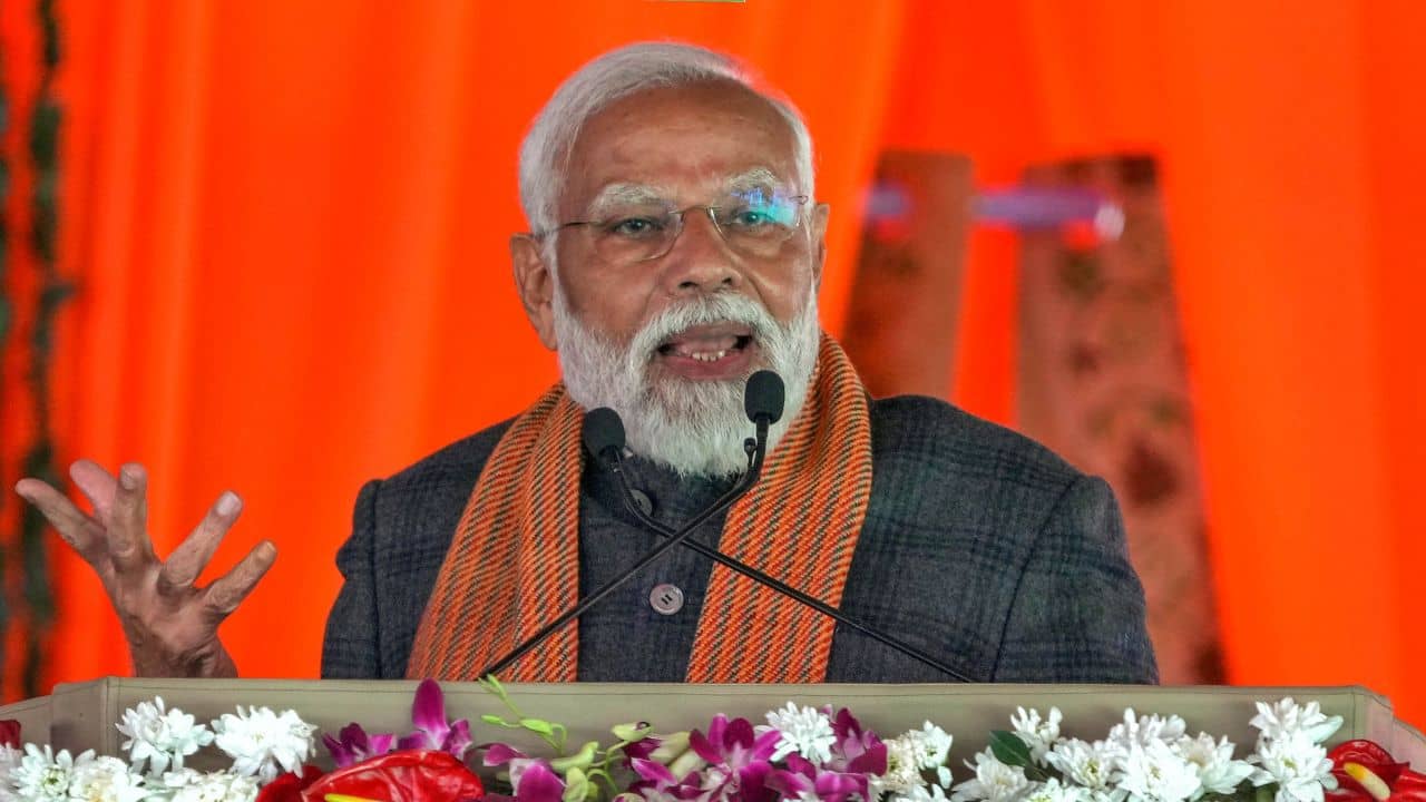 Narendra Modi: শিলিগুড়িতে ভাতিজা খোঁচা মোদীর, বললেন পরিবারতন্ত্র নিয়েও