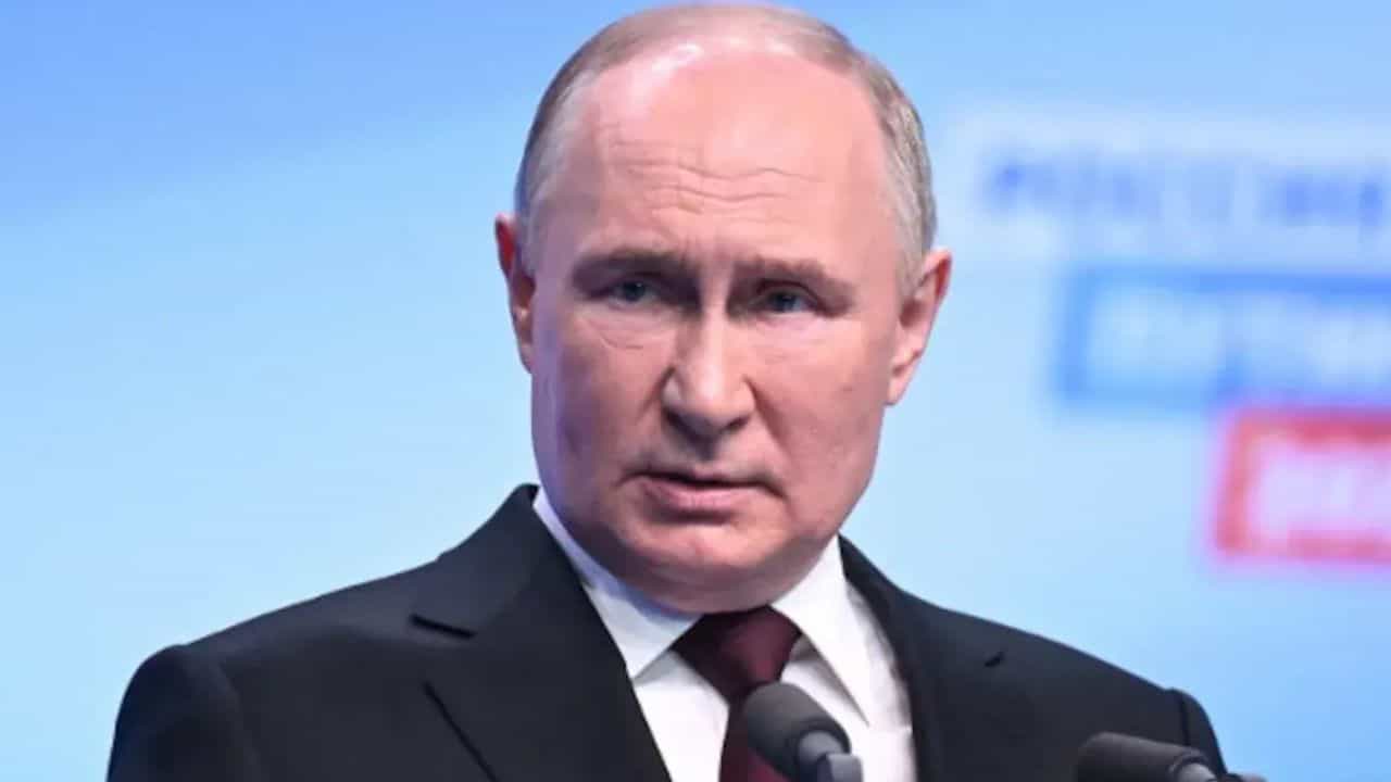 Vladimir Putin: 'তৃতীয় বিশ্বযুদ্ধ হবে', ফের প্রেসিডেন্ট নির্বাচিত হতেই মারাত্মক হুমকি পুতিনের Vladimir Putin: 'তৃতীয় বিশ্বযুদ্ধ হবে', ফের প্রেসিডেন্ট নির্বাচিত হতেই মারাত্মক হুমকি পুতিনের