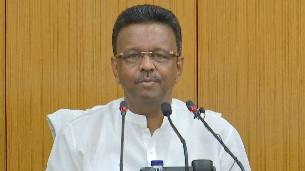 Firhad Hakim on Narada: আমি কেন জেল খাটলাম?, অভিজিৎ গঙ্গোপাধ্যায় নারদকে চক্রান্ত আখ্যা দিতেই ফুঁসে উঠলেন ববি