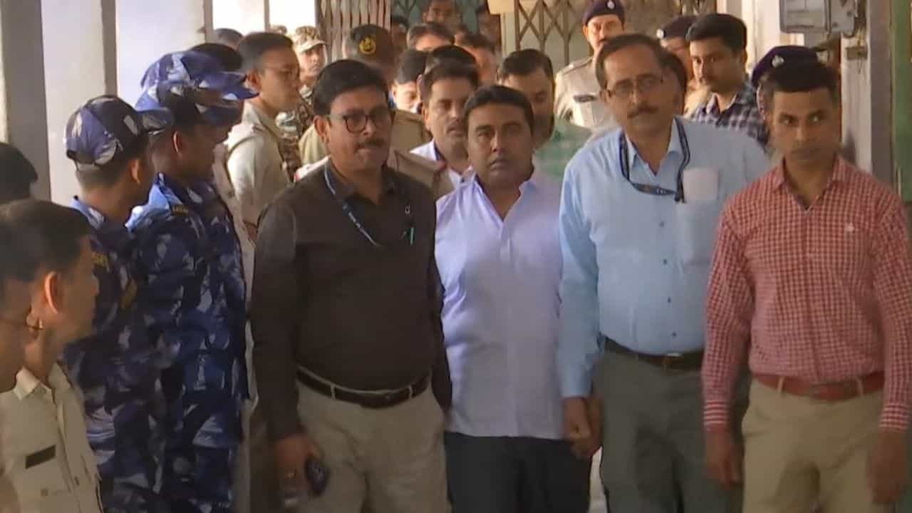 Seikh Sahajahan: আর্জি শুনল না আদালত, CBI-এর 'খাঁচায়' আর ক'দিন থাকতে হবে শাহজাহানকে? Seikh Sahajahan: আর্জি শুনল না আদালত, CBI-এর 'খাঁচায়' আর ক'দিন থাকতে হবে শাহজাহানকে?