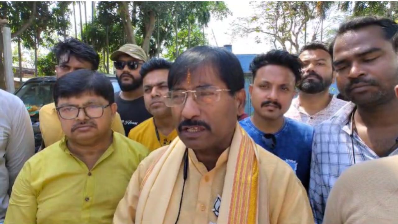 MP Jagannath Sarkar: জগন্নাথ সরকারের গাড়ি আটকানোর অভিযোগ, মুকুটমণি বললেন, ‘তৃণমূলের খেয়ে দেয়ে কাজ নেই নাকি’