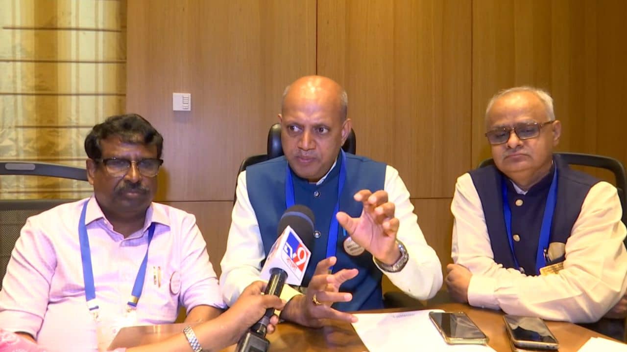 IAP: ক্যানসার প্রতিরোধে সন্তানকে দিন ভ্যাকসিন, কত বয়সে নেওয়া যাবে জানালেন বিশেষজ্ঞরা